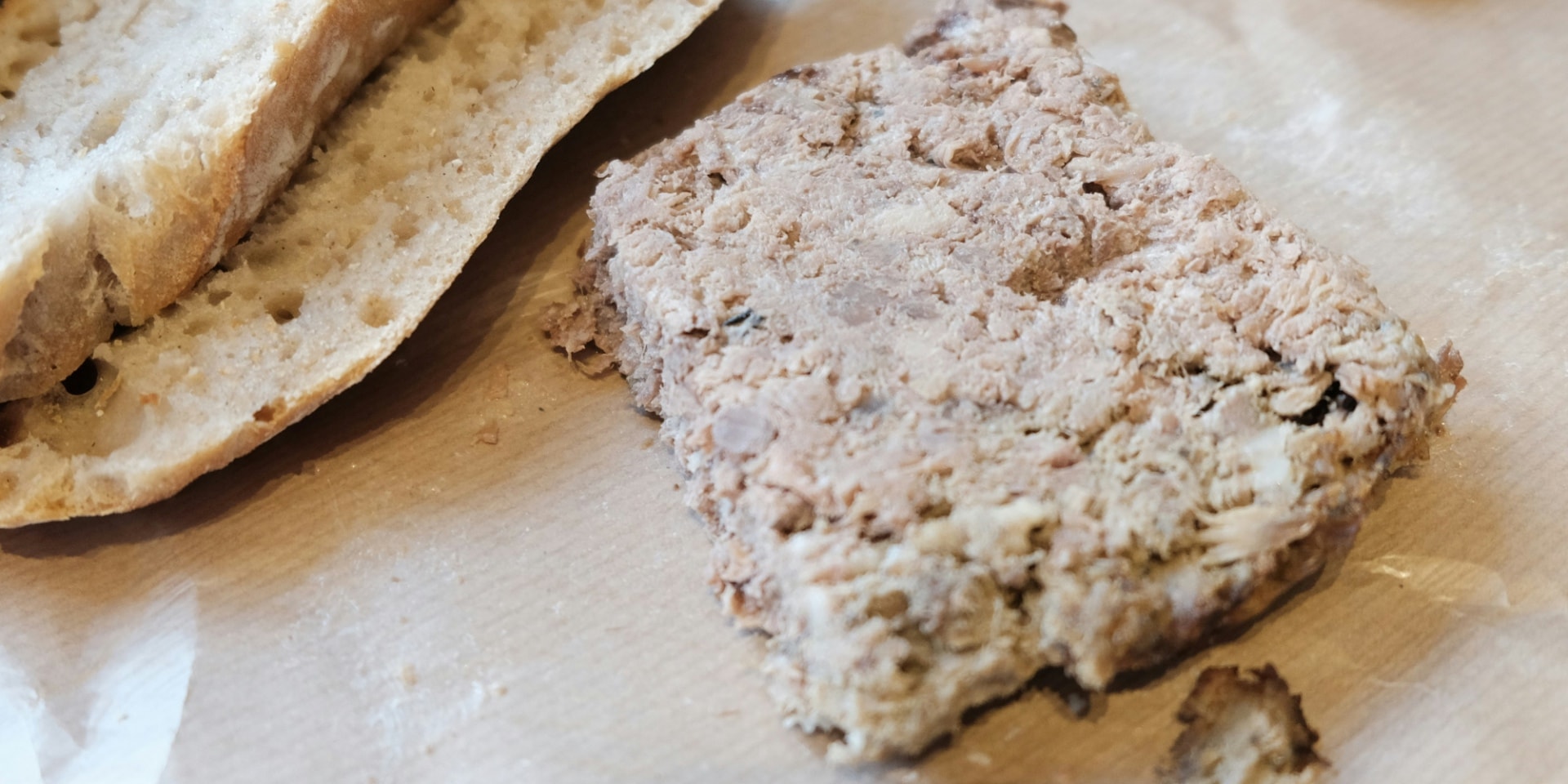 Mackerel Pâté on Rye Crackers With Beetroot & Dill Salad