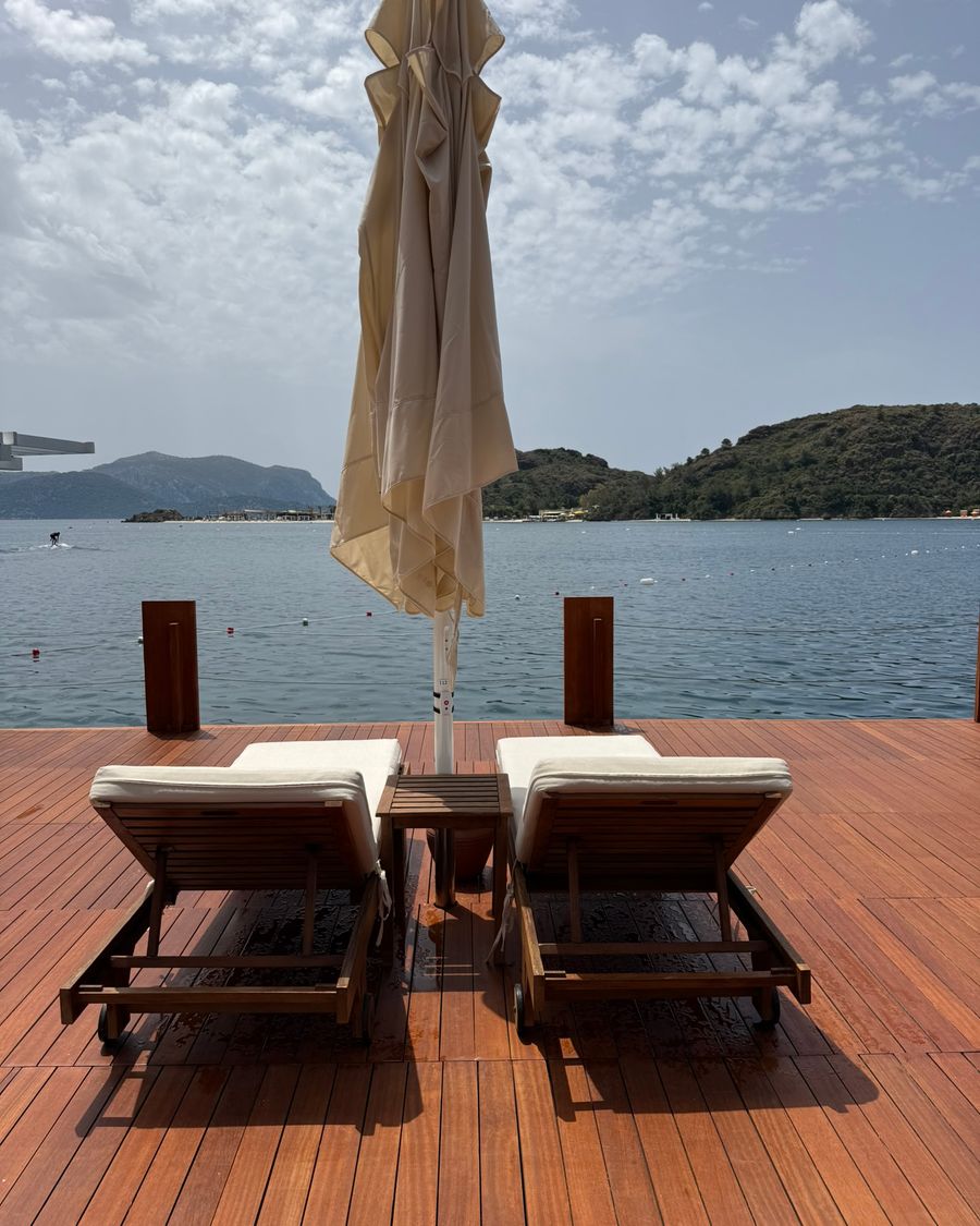 D Maris Bay sunloungers