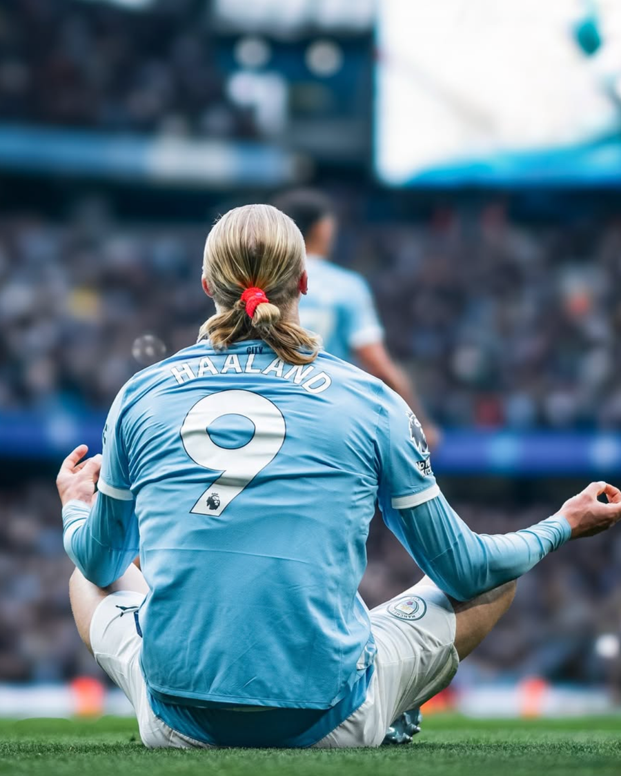 Erling Haaland zen pose